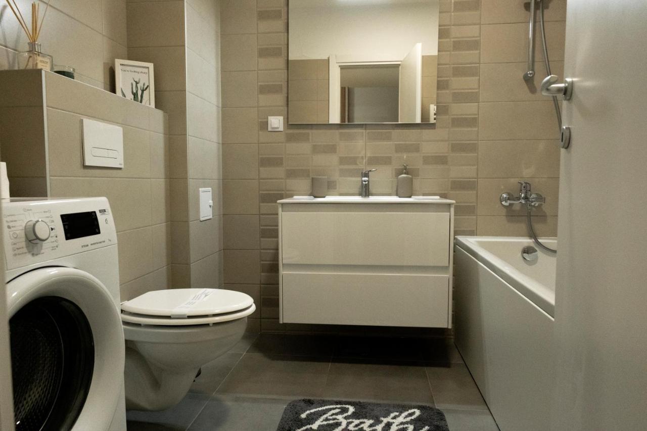 Lara 65 - Cozy & Modern Apartment @ Conest Iasi Exteriér fotografie